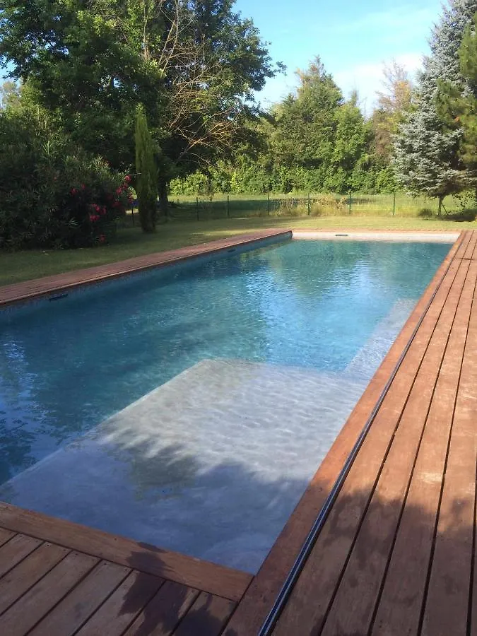 Montjoia Bed & Breakfast L'Isle-sur-la-Sorgue 0*,  France